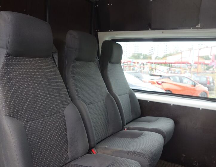 Ford Transit 19