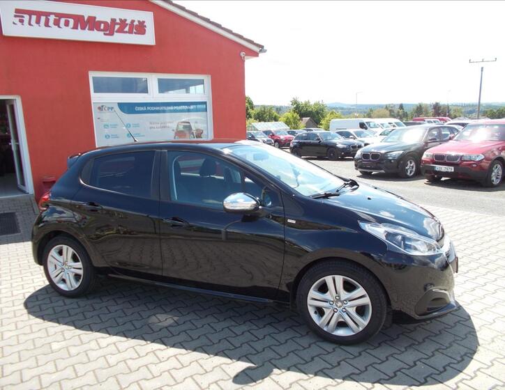 Peugeot 208 8