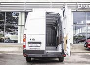 Nissan NV400 18