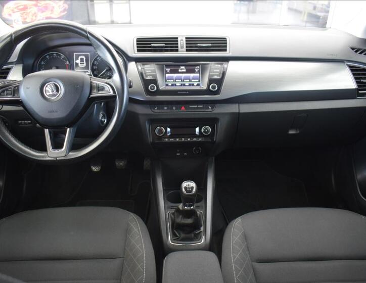 Škoda Fabia 16