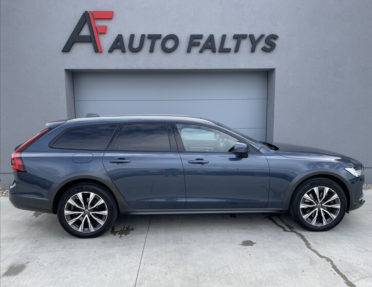 Volvo V90 2