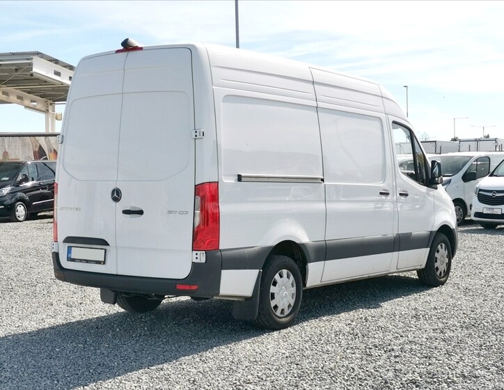 Mercedes-Benz Sprinter 2