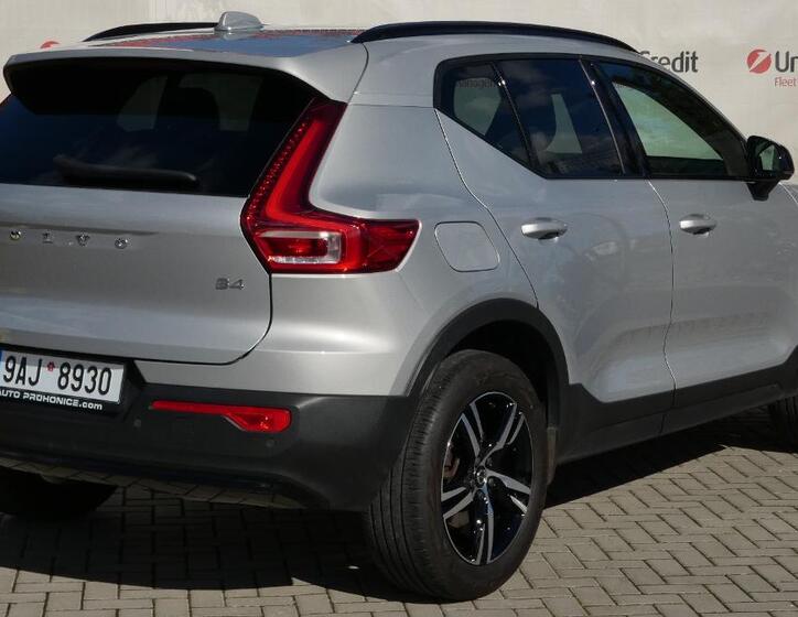 Volvo XC40 3