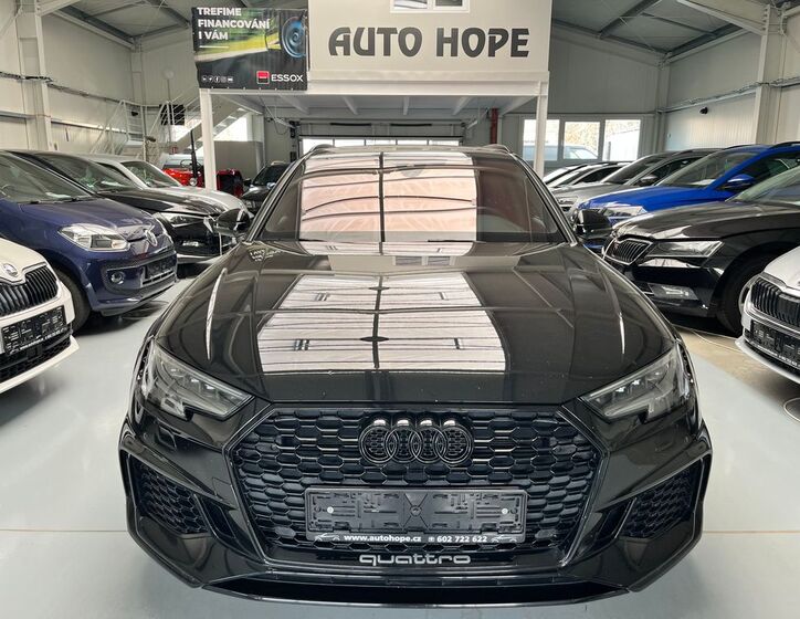 Audi RS4 2