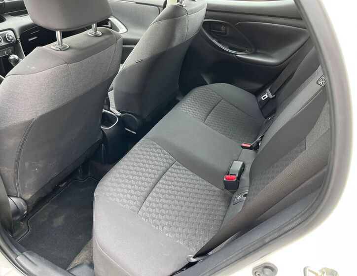 Toyota Yaris 13