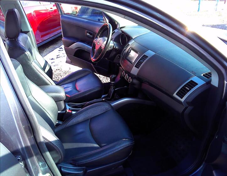 Mitsubishi Outlander 8