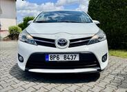 Toyota Verso 8
