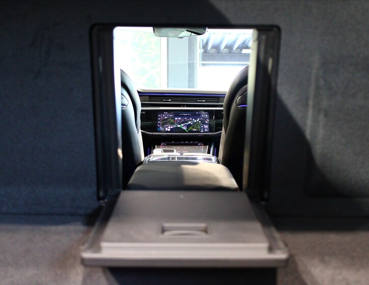 Audi A8 31