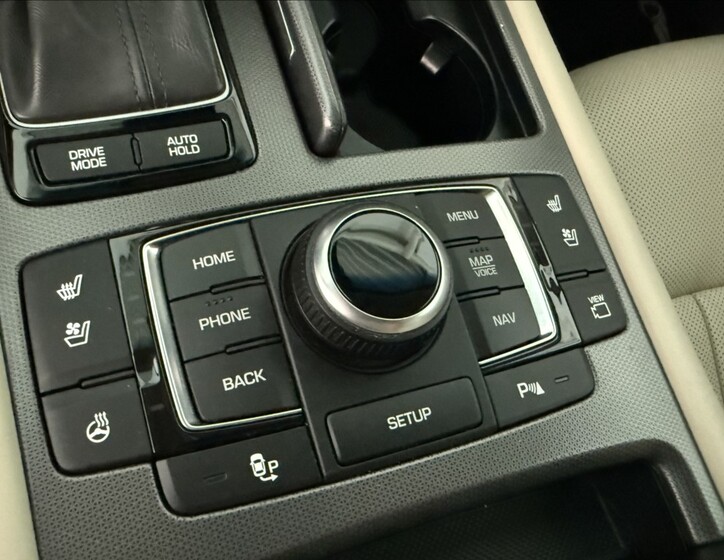 Hyundai Genesis 17