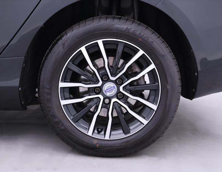 Volvo V40 28
