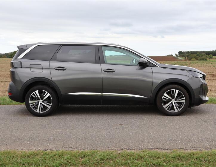 Peugeot 5008 6