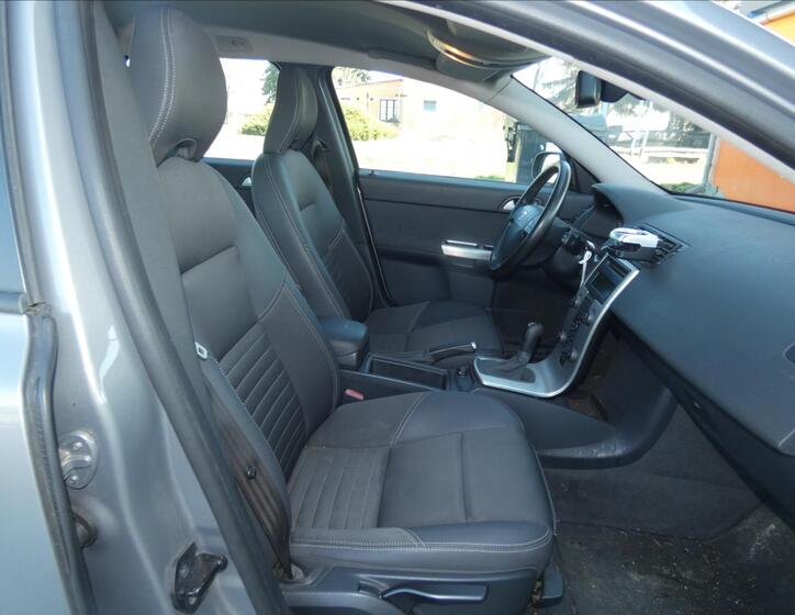 Volvo V50 10