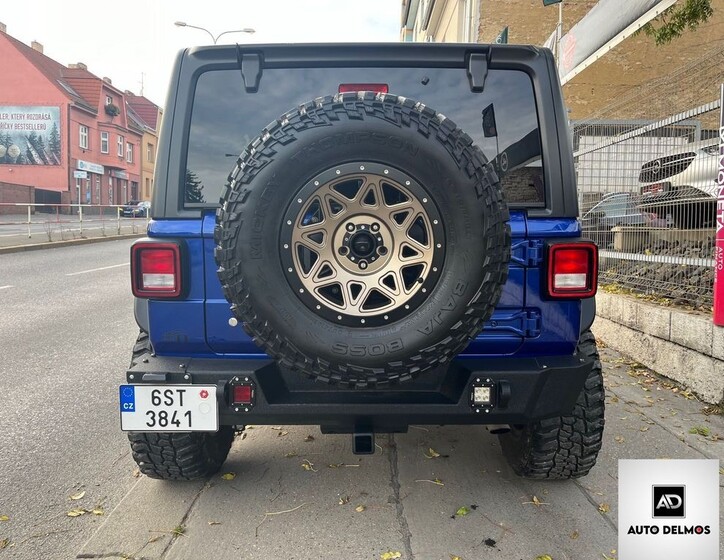 Jeep Wrangler 4