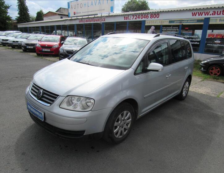 Volkswagen Touran 1