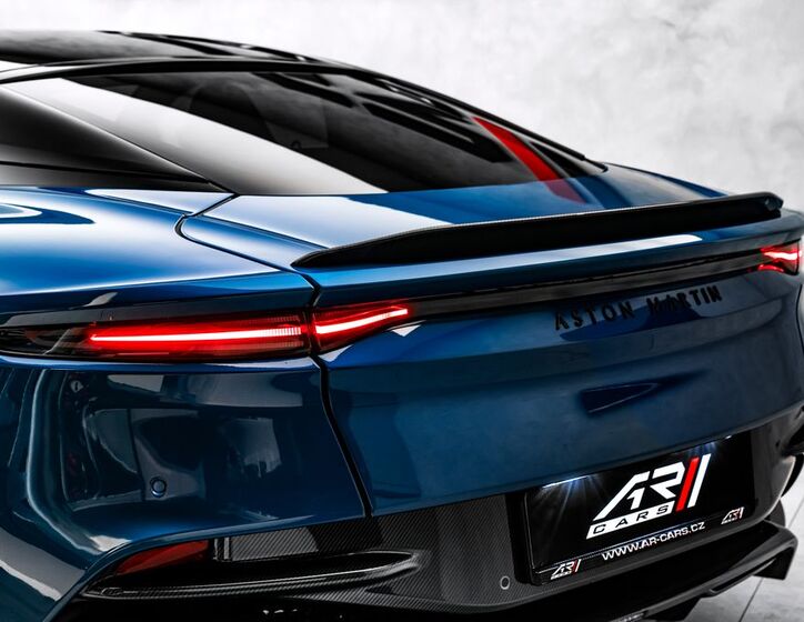 Aston Martin DBS 12