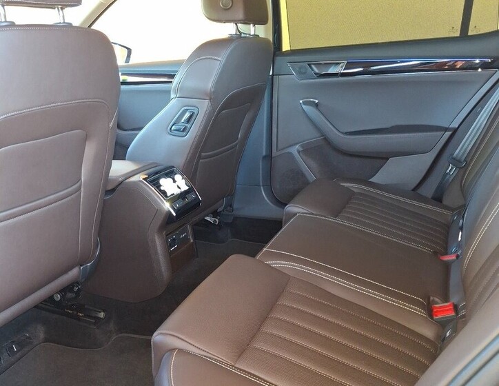 Škoda Superb 18