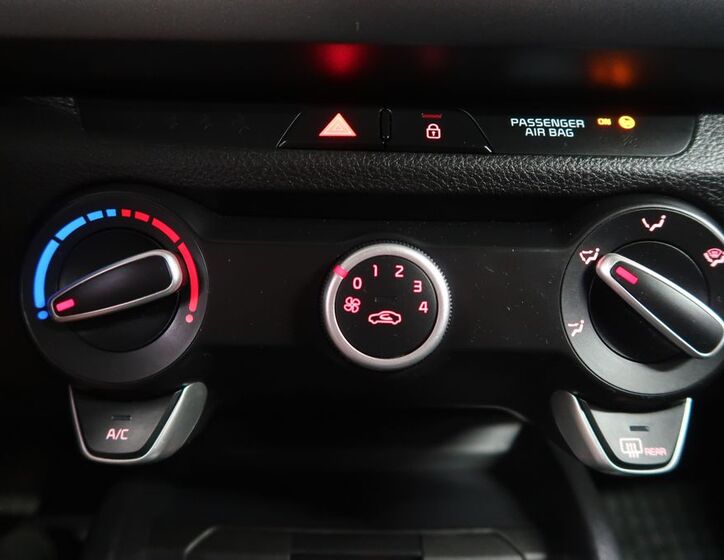 KIA Rio 17