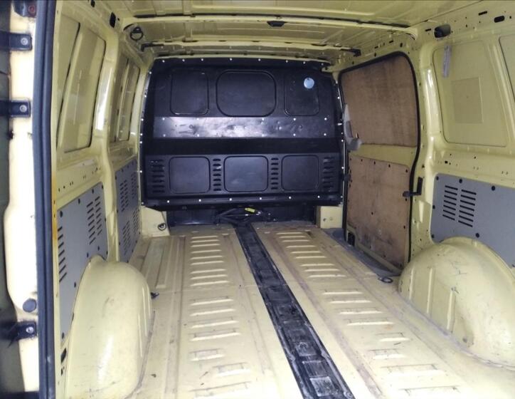 Mercedes-Benz Vito 13