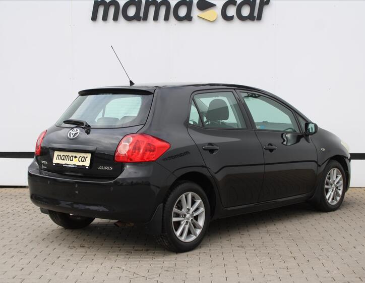 Toyota Auris 7