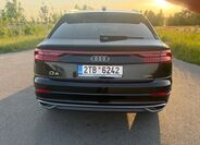 Audi Q8 4