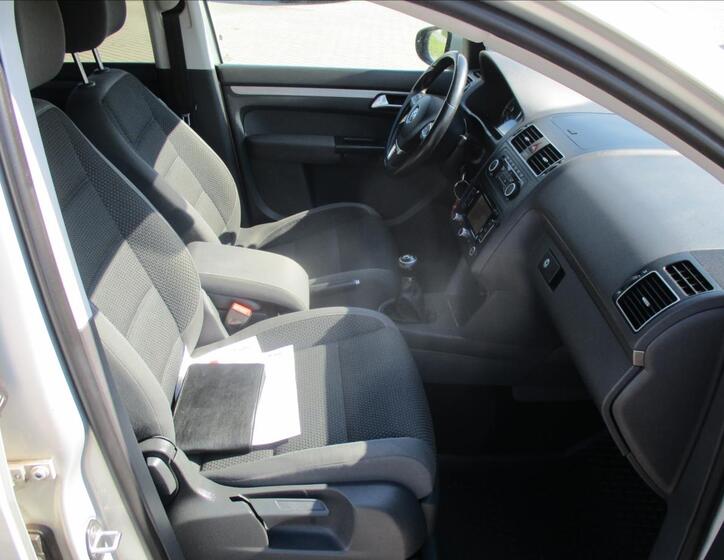 Volkswagen Touran 13